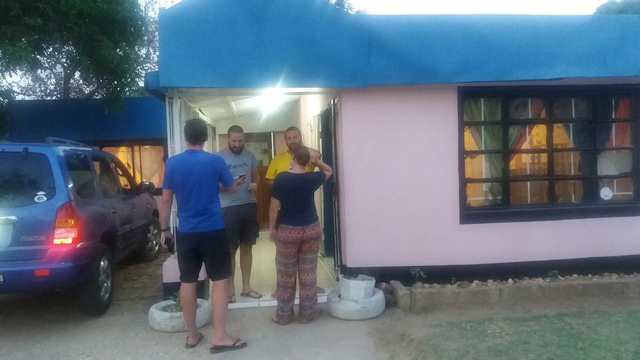 루사카 Kumunzi Backpackers 호스텔 외부 사진